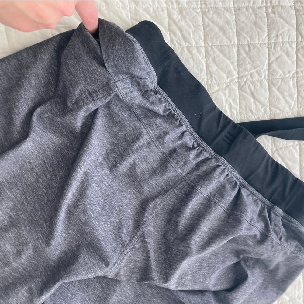 Lululemon Grey Drawstring Athletic Running Shorts… - image 7